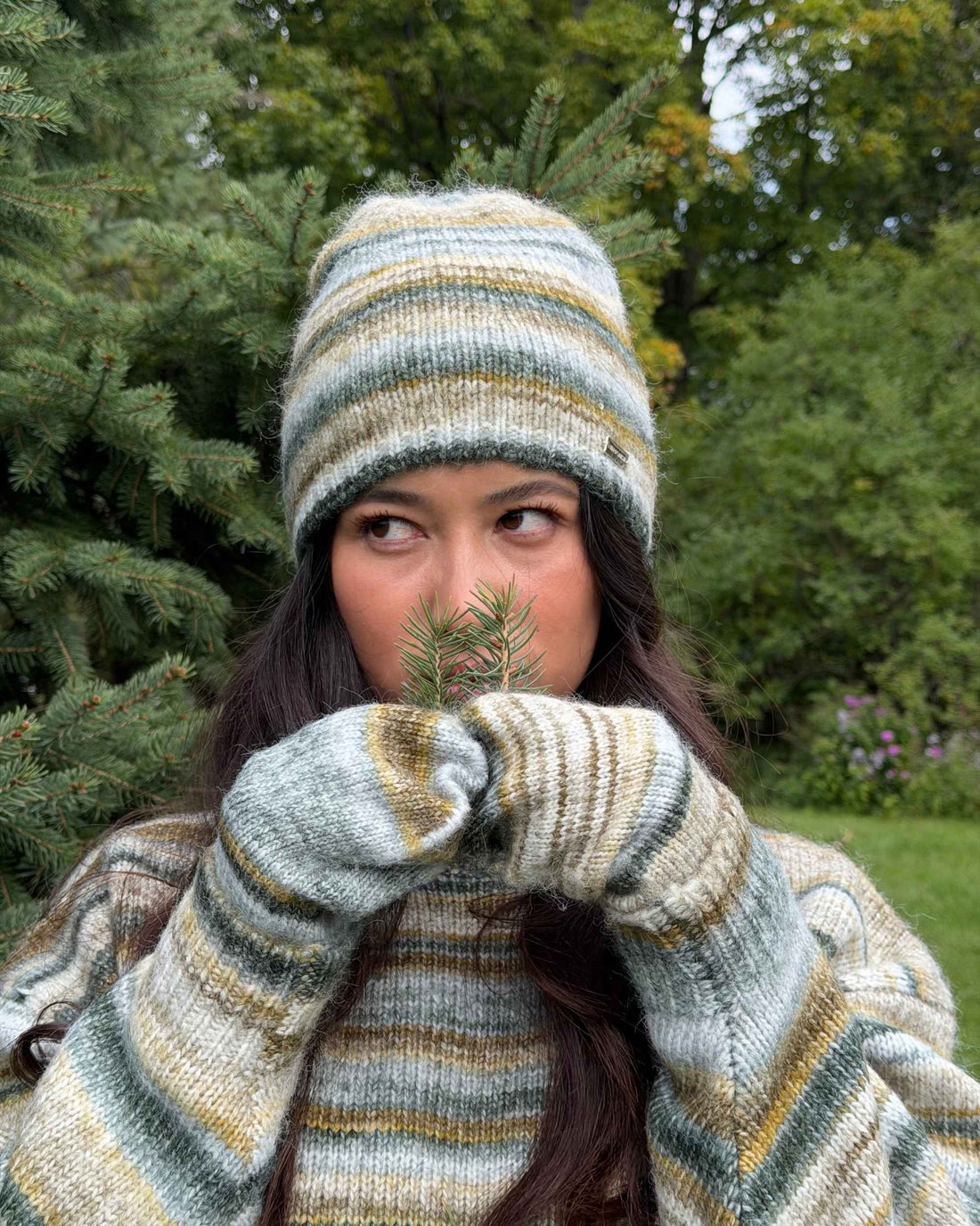 Striped knit mittens