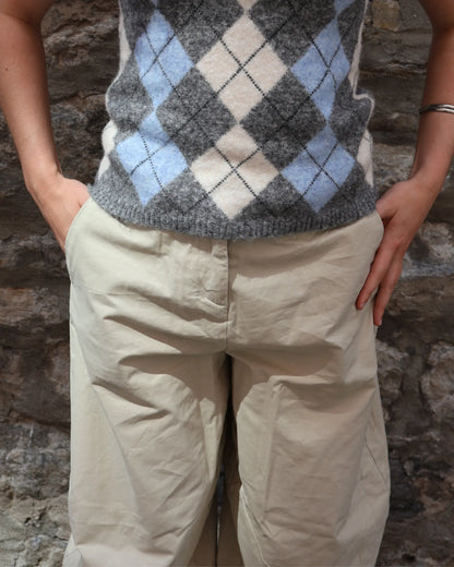 Barrel-leg trousers