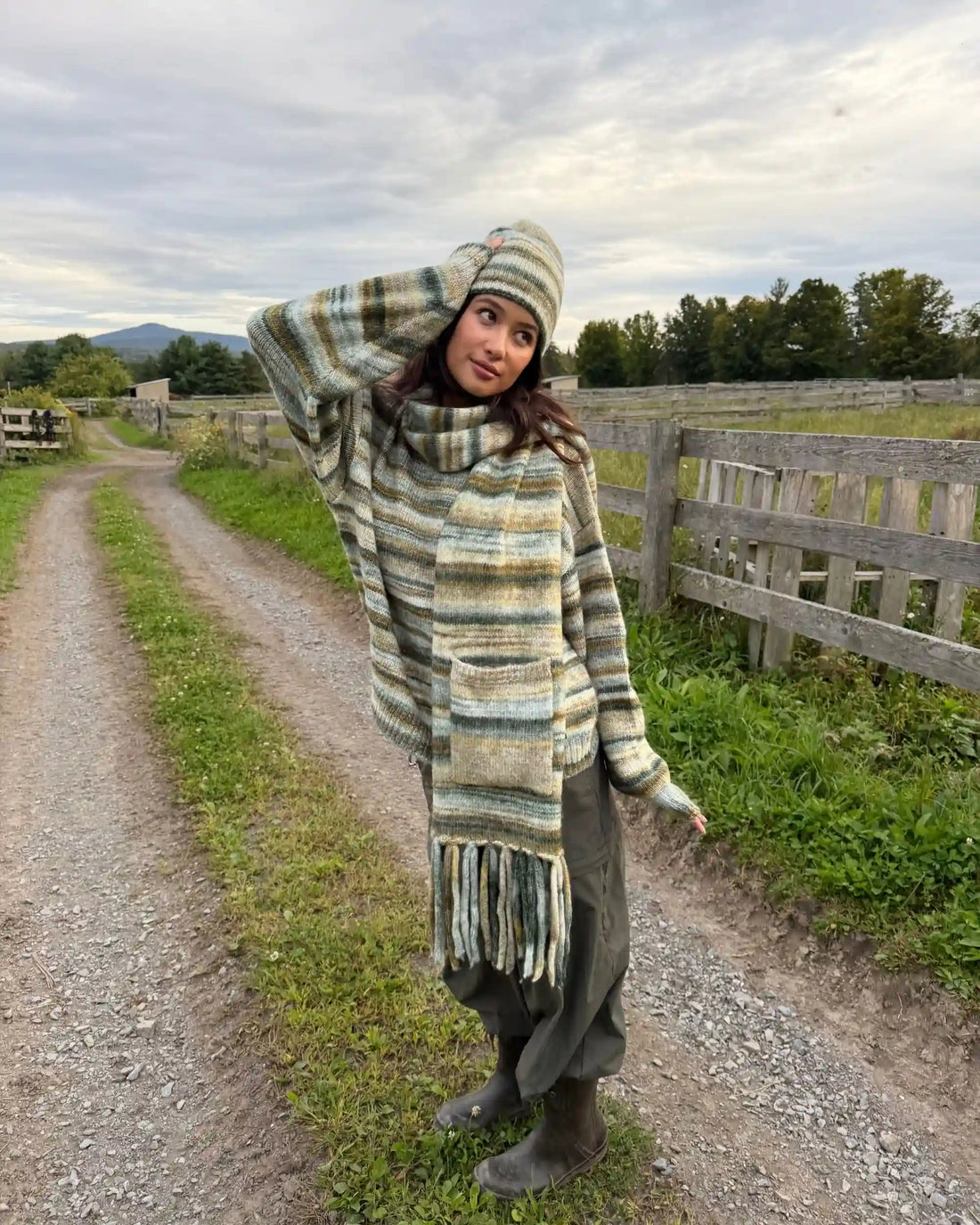 Striped knit scarf with pockets