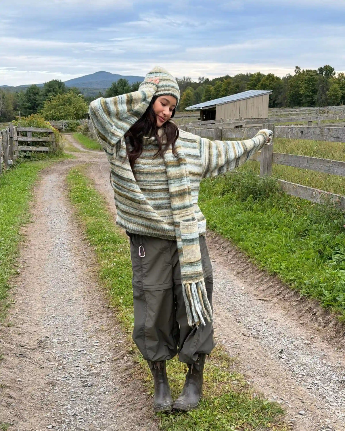 Convertible hiking pants - The Two-Tone Explorer