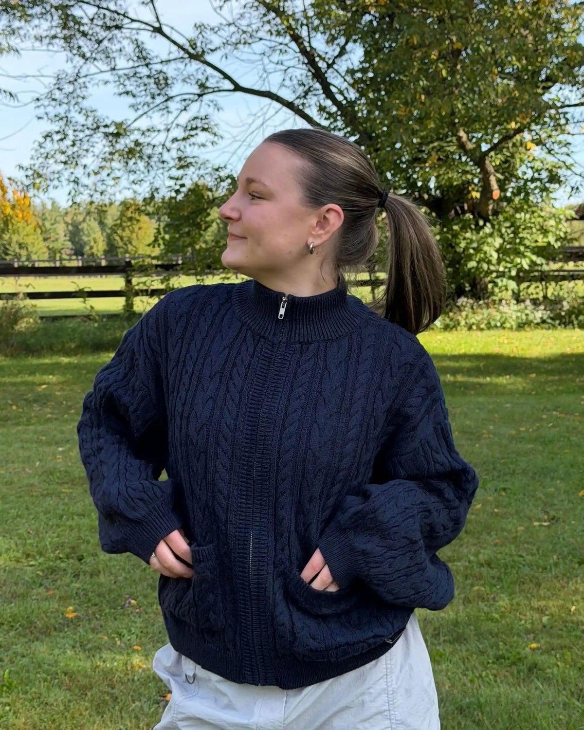 Veste tricotée serrée